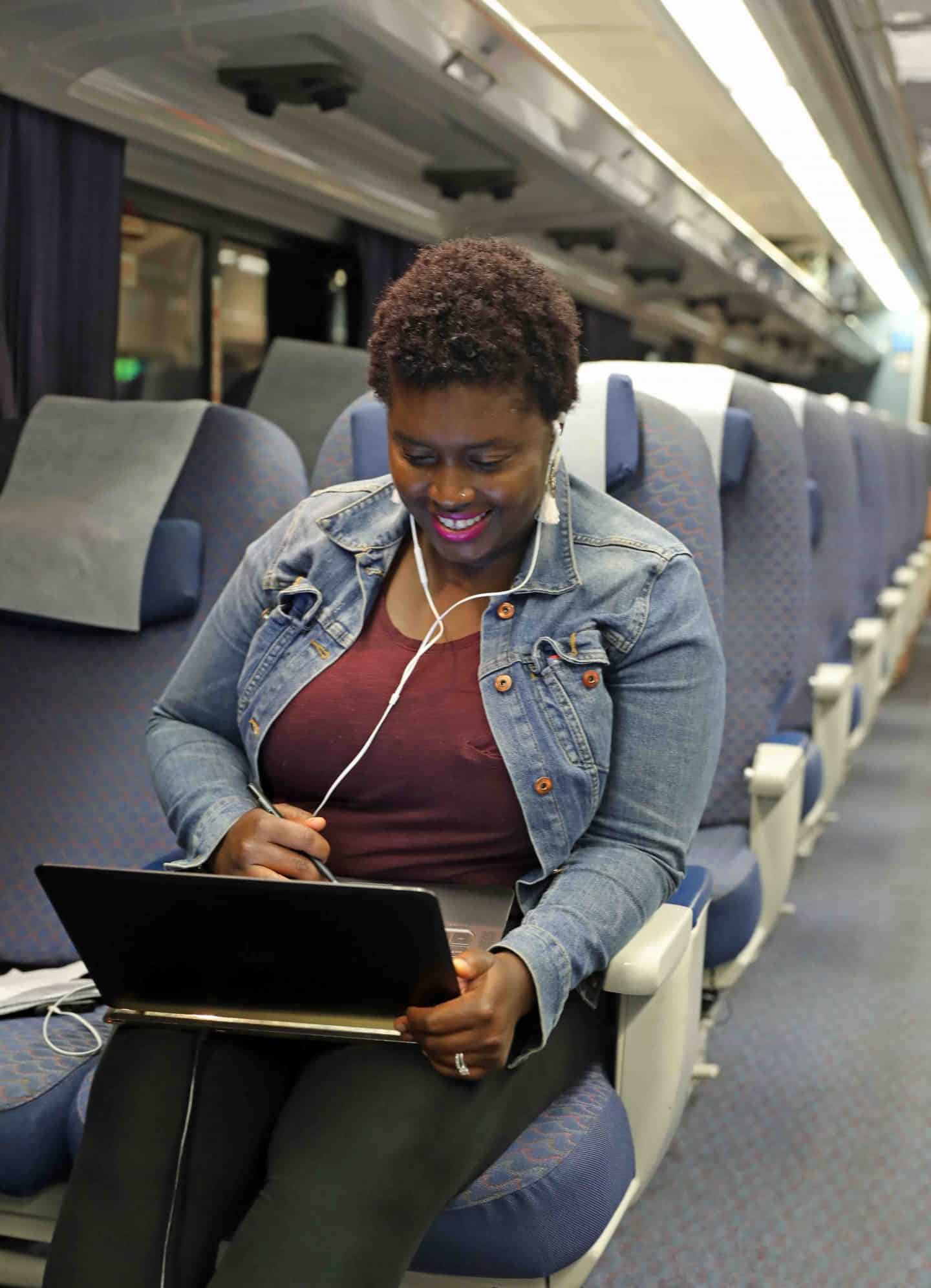 Using the Wifi on the Los Angeles To San Diego Amtrak Train 