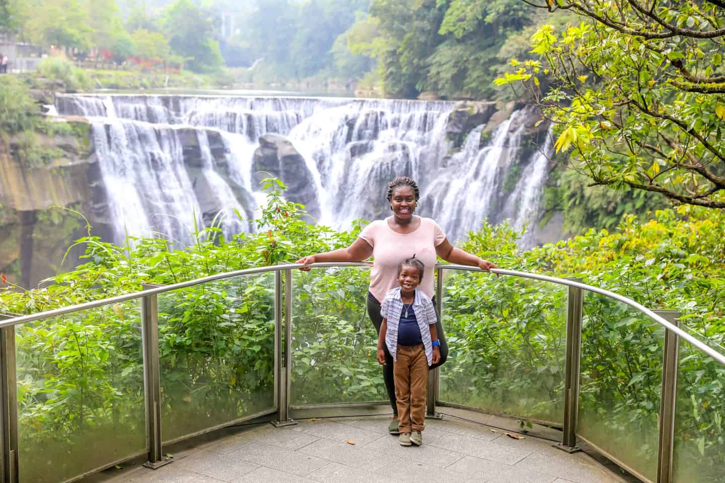 visit Shifen Waterfalls with family