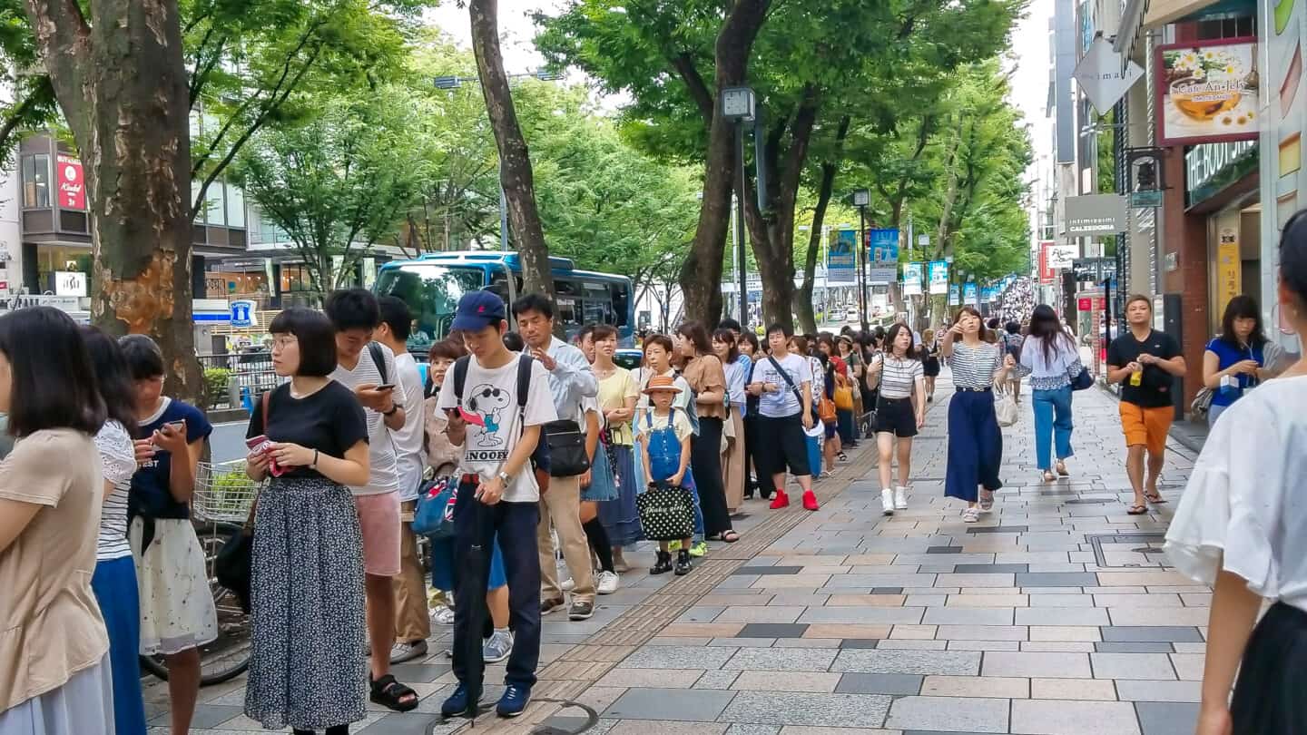 Japanese people lining up